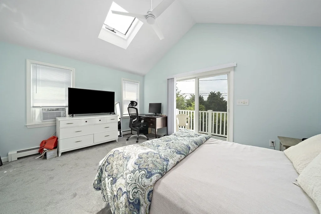 3 bed, 1 bath apartment for rent at 74 Cherry St, Brant Rock — photo 16 of 33