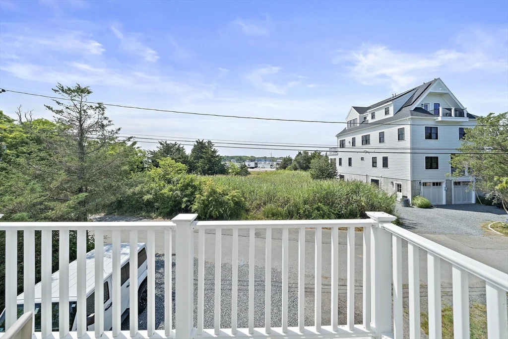 3 bed, 1 bath apartment for rent at 74 Cherry St, Brant Rock — photo 18 of 33