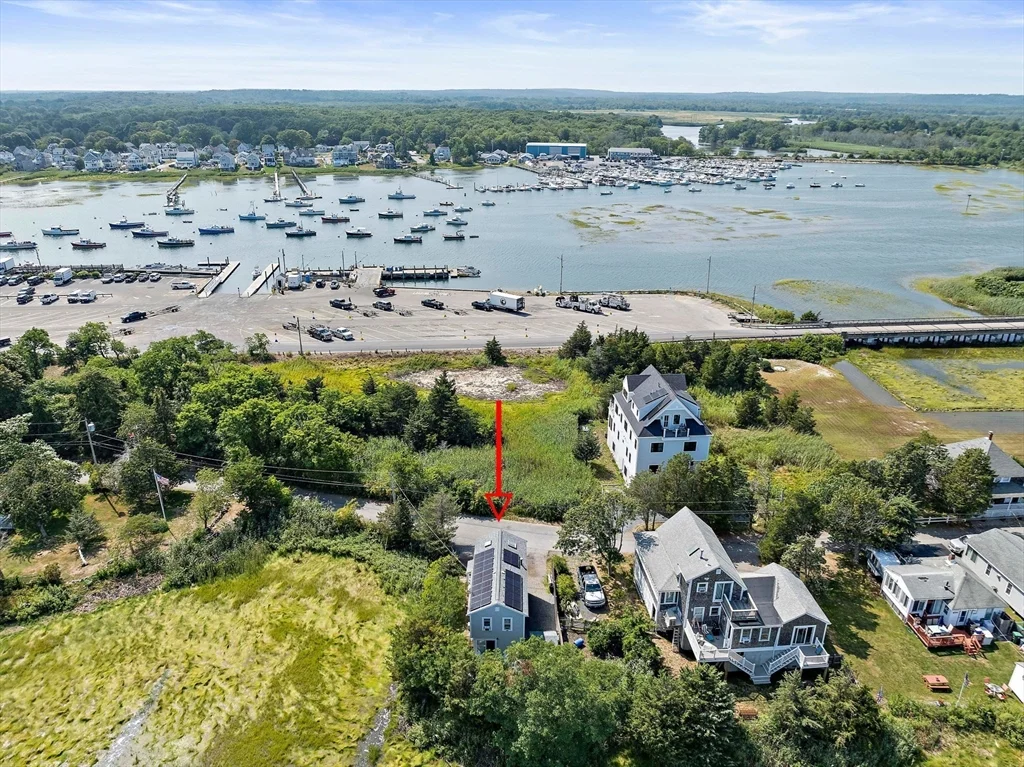 3 bed, 1 bath apartment for rent at 74 Cherry St, Brant Rock — photo 1 of 33