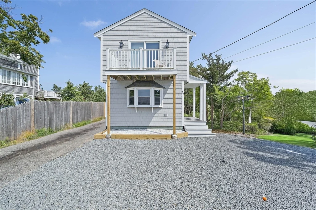 3 bed, 1 bath apartment for rent at 74 Cherry St, Brant Rock — photo 4 of 33