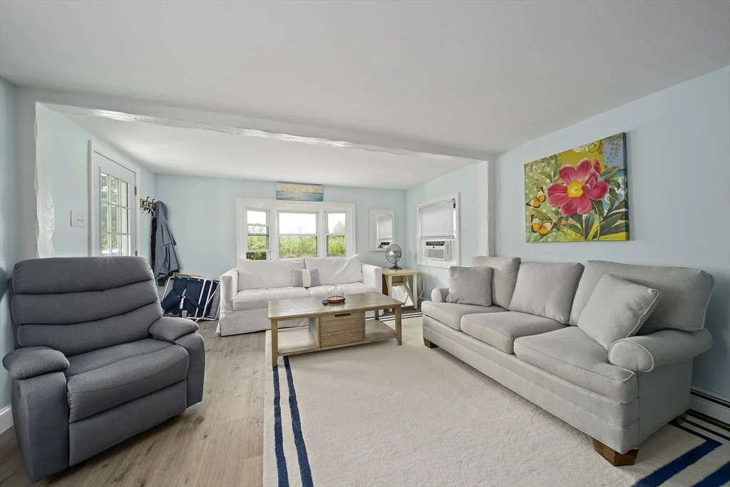 3 bed, 1 bath apartment for rent at 74 Cherry St, Brant Rock — photo 8 of 33