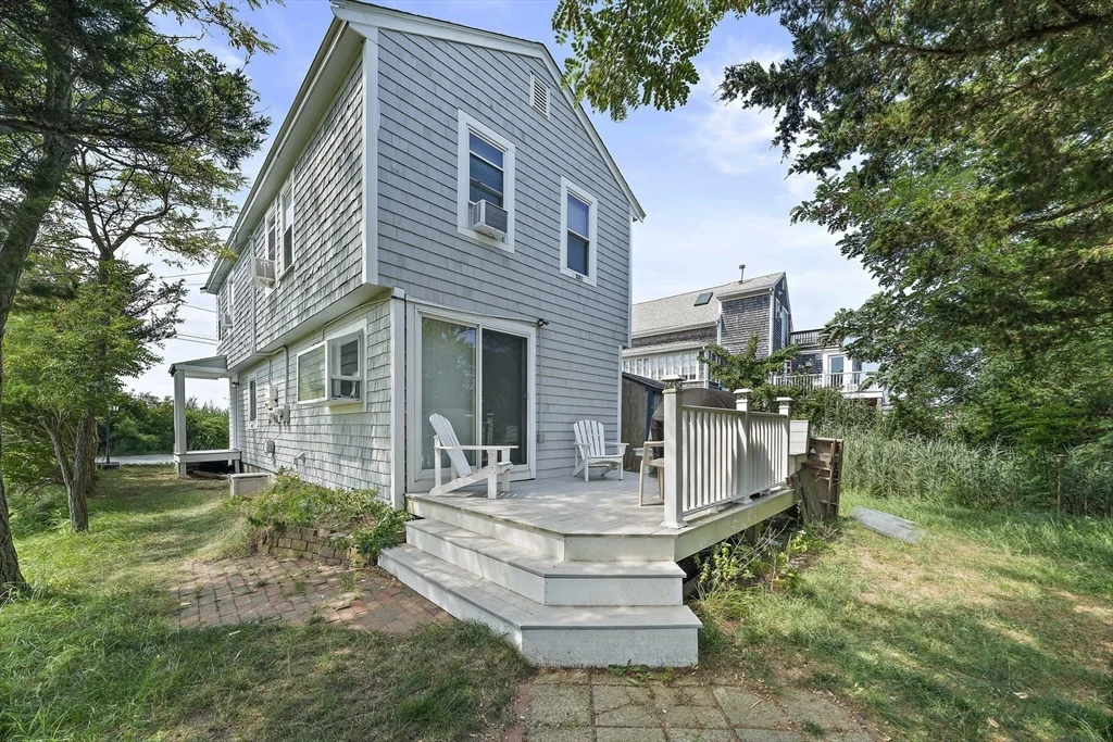 3 bed, 1 bath apartment for rent at 74 Cherry St, Brant Rock — photo 25 of 33