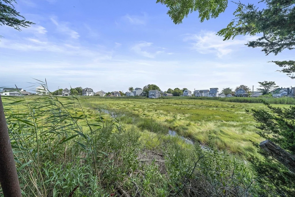 3 bed, 1 bath apartment for rent at 74 Cherry St, Brant Rock — photo 24 of 33