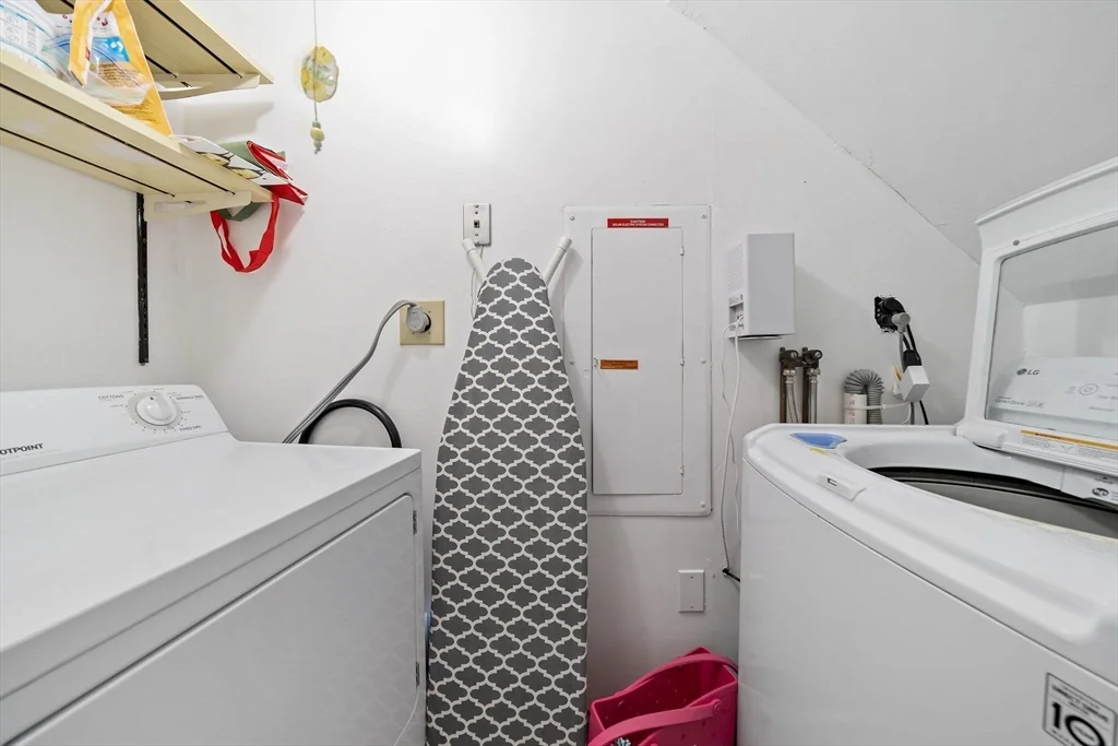 3 bed, 1 bath apartment for rent at 74 Cherry St, Brant Rock — photo 14 of 33