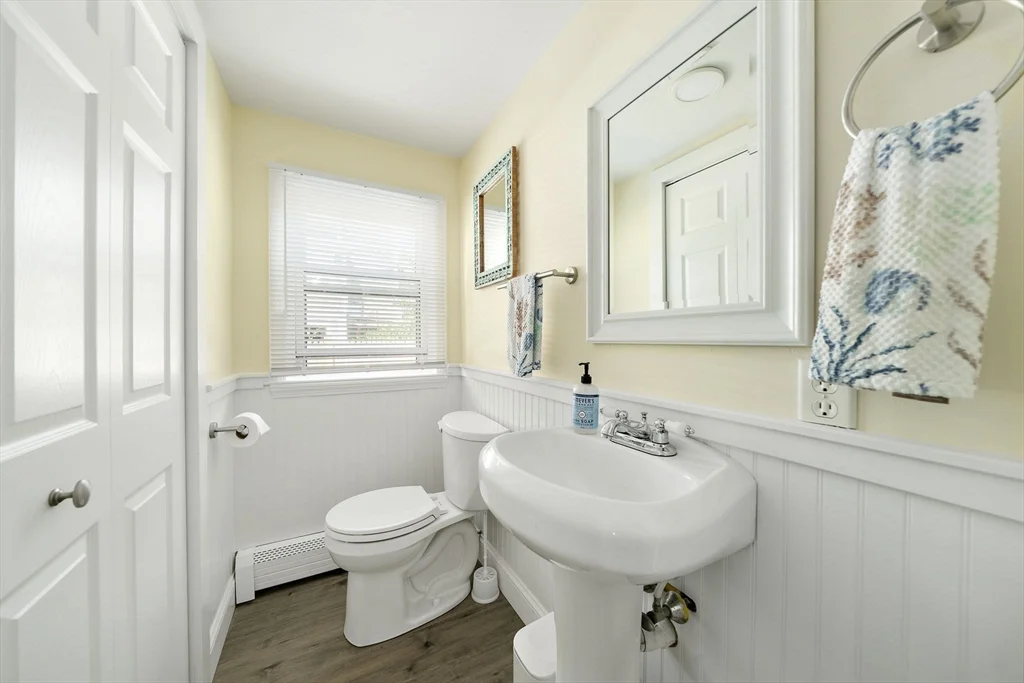 3 bed, 1 bath apartment for rent at 74 Cherry St, Brant Rock — photo 13 of 33