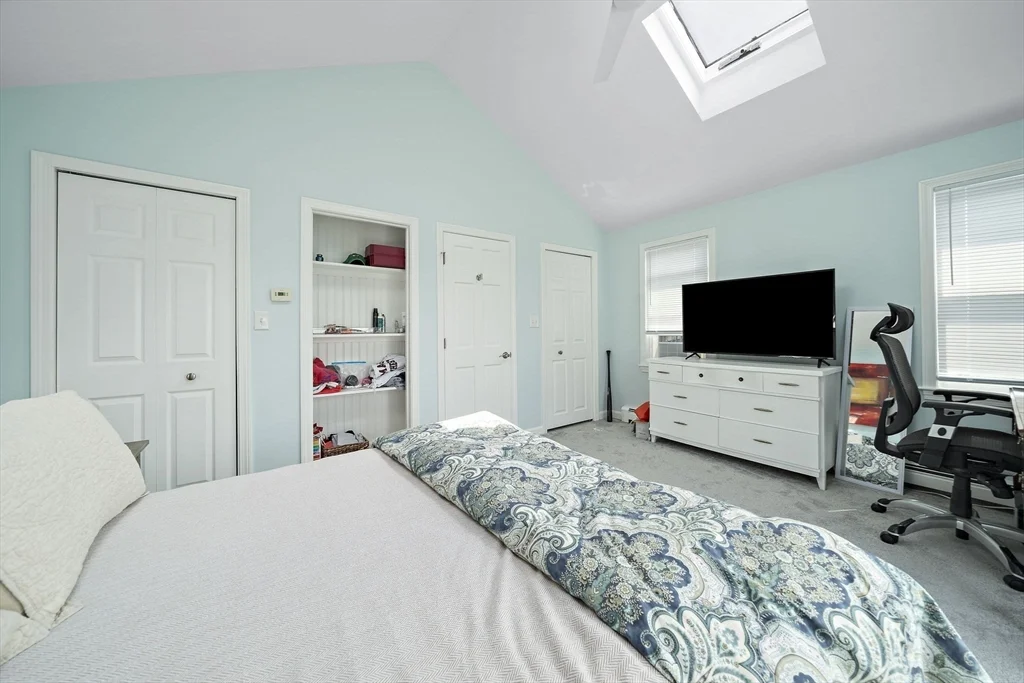 3 bed, 1 bath apartment for rent at 74 Cherry St, Brant Rock — photo 17 of 33