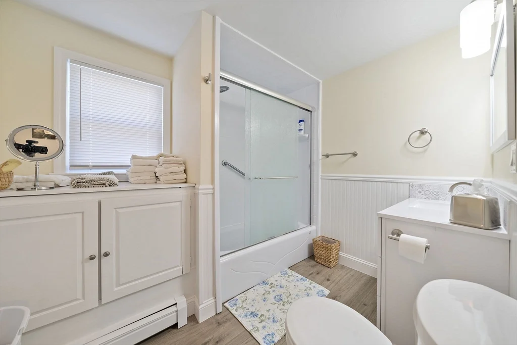 3 bed, 1 bath apartment for rent at 74 Cherry St, Brant Rock — photo 19 of 33