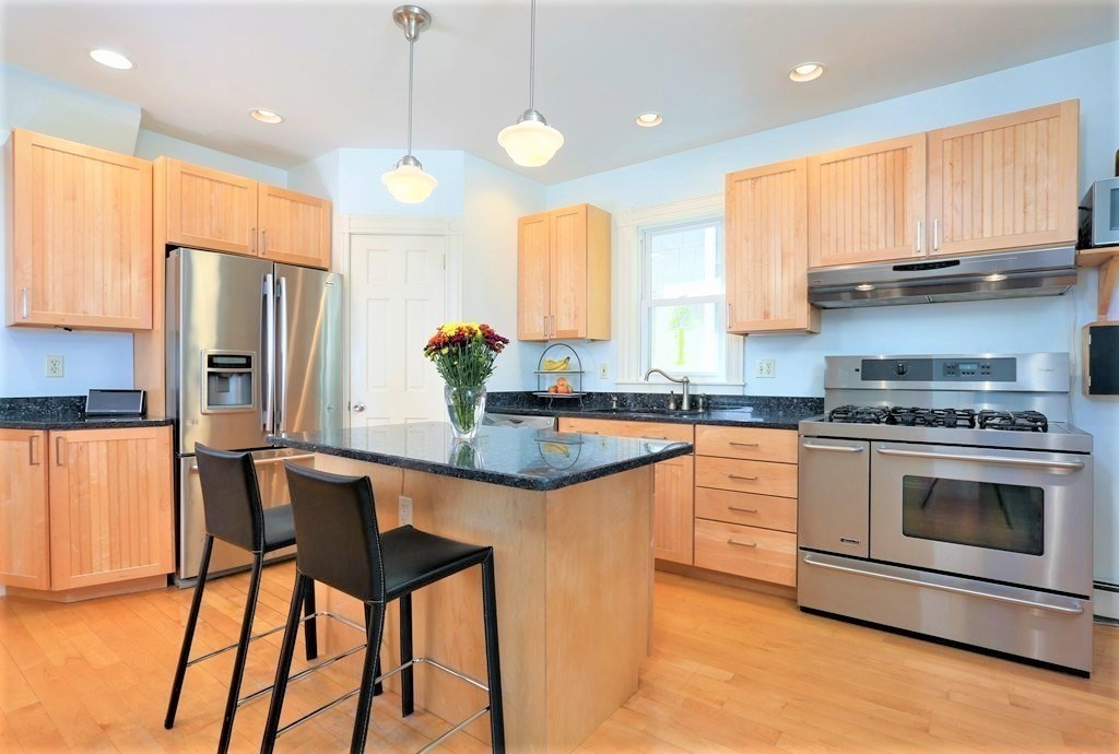 4 bed, 2 bath apartment for rent at 74 Chestnut St Unit 3, Brookline — photo 1 of 9