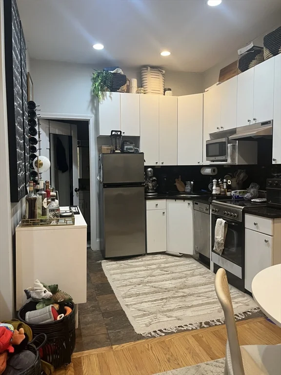 Studio bed, 1 bath apartment for rent at 74 Commonwealth Ave Unit 1, Back Bay — photo 16 of 23