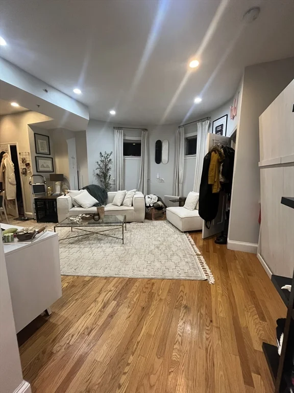 Studio bed, 1 bath apartment for rent at 74 Commonwealth Ave Unit 1, Back Bay — photo 1 of 23