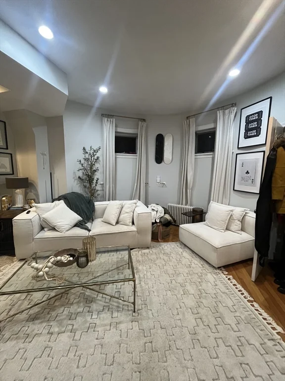 Studio bed, 1 bath apartment for rent at 74 Commonwealth Ave Unit 1, Back Bay — photo 3 of 23