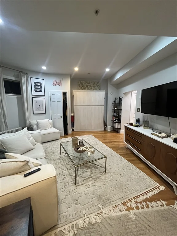 Studio bed, 1 bath apartment for rent at 74 Commonwealth Ave Unit 1, Back Bay — photo 2 of 23