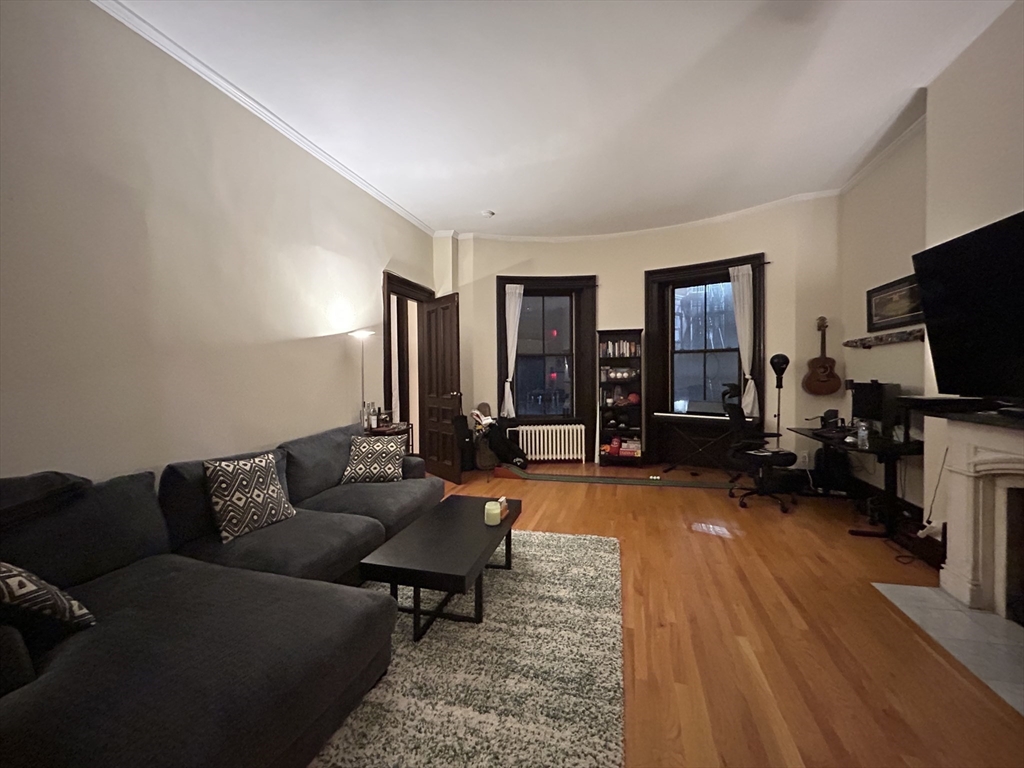 1 bed, 1 bath apartment for rent at 74 Commonwealth Unit 6, Back Bay — photo 2 of 11