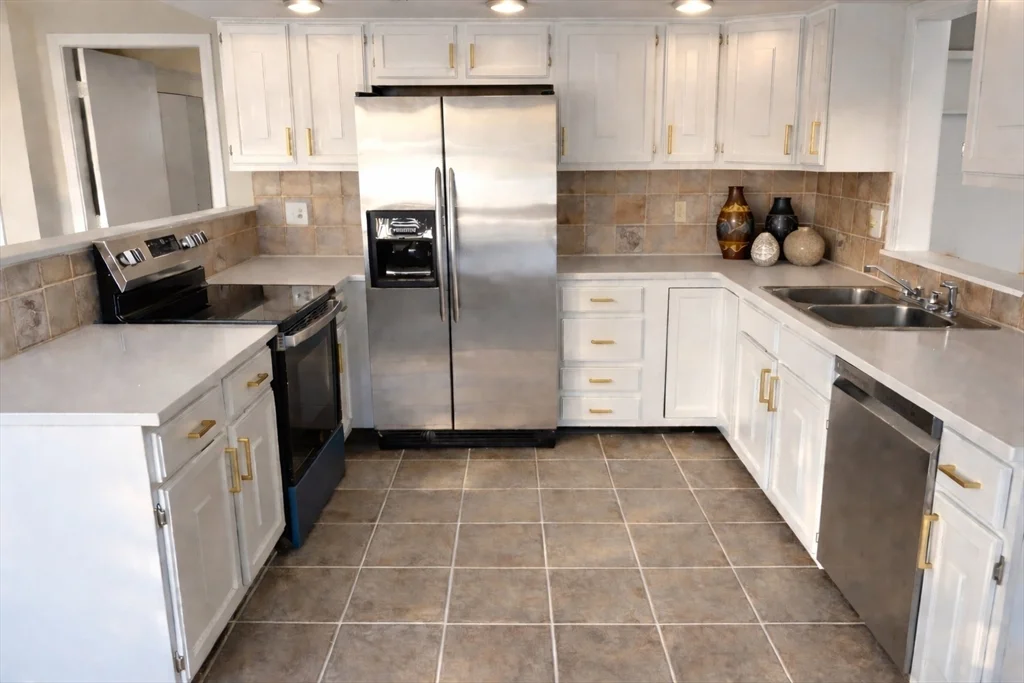 2 bed, 1 bath apartment for rent at 74 Crockett Rd, Upton — photo 5 of 31
