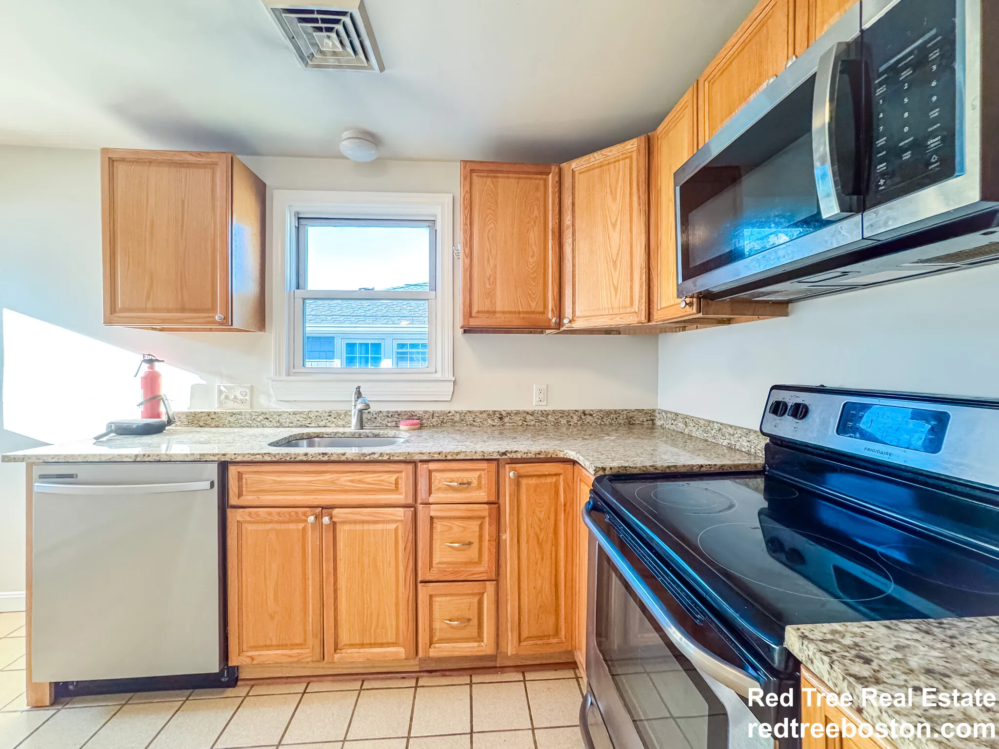 3 bed, 1 bath apartment for rent at 74 Dunboy St Unit 2A, Brighton — photo 6 of 24
