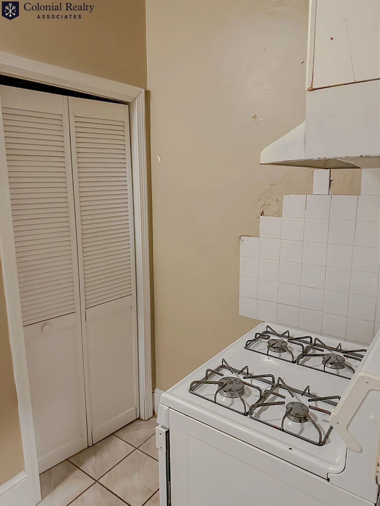 3 bed, 1 bath apartment for rent at 74 Egmont St Unit 02, North Brookline — photo 7 of 36