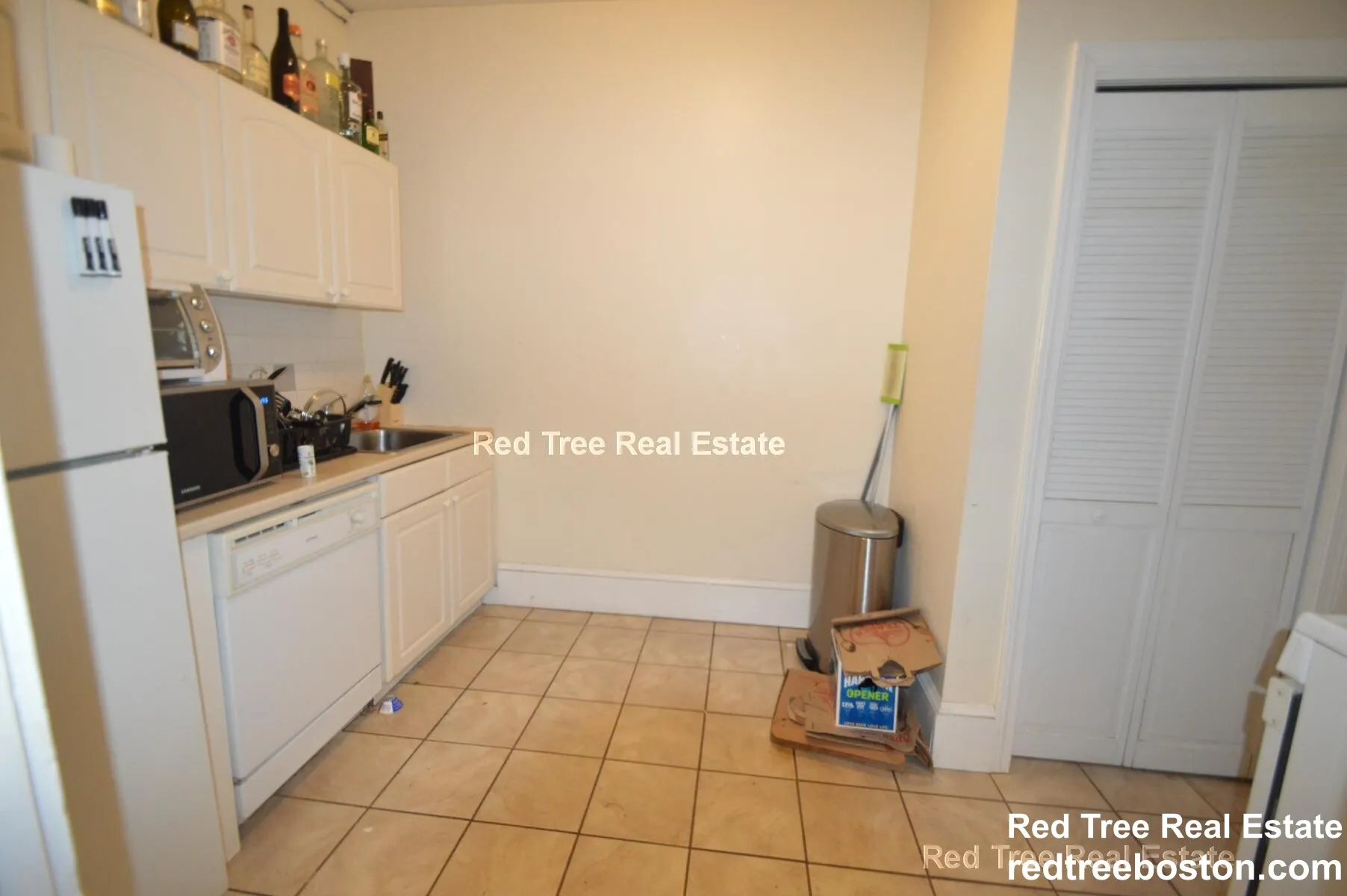 3 bed, 1 bath apartment for rent at 74 Egmont St Unit 2, North Brookline — photo 3 of 20