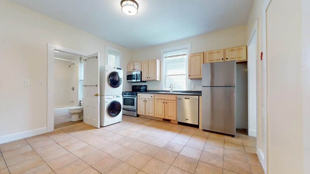 2 bed, 1 bath apartment for rent at 74 Fairbanks St Unit 1, Oak Square — photo 10 of 18