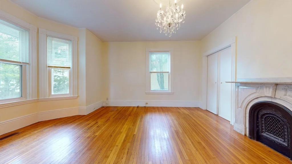 2 bed, 1 bath apartment for rent at 74 Fairbanks St Unit 1, Oak Square — photo 2 of 18