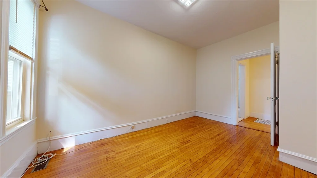 2 bed, 1 bath apartment for rent at 74 Fairbanks St Unit 1, Oak Square — photo 7 of 18