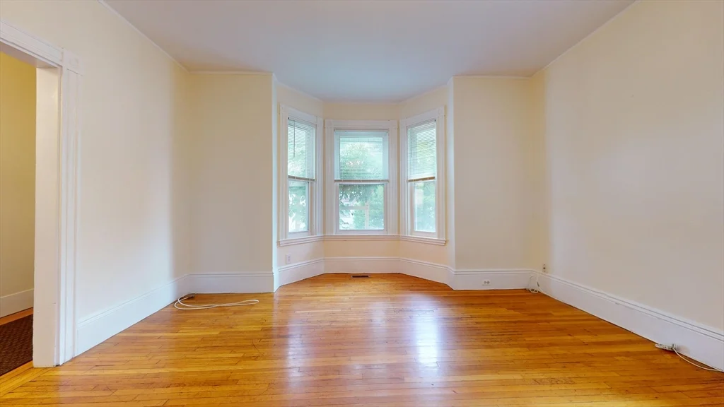 2 bed, 1 bath apartment for rent at 74 Fairbanks St Unit 1, Oak Square — photo 4 of 18