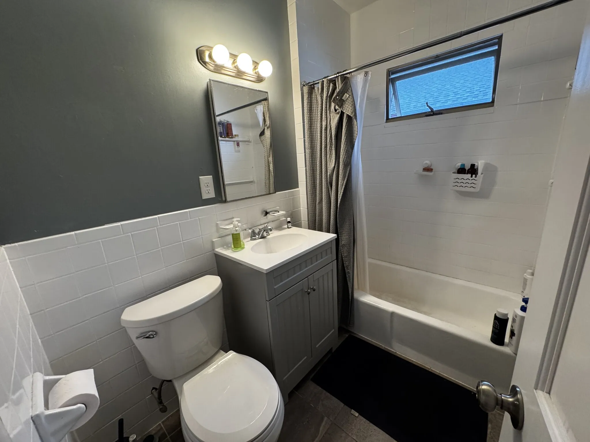 5 bed, 1 bath apartment for rent at 74 Frederick Ave Unit 2, South Medford — photo 18 of 26