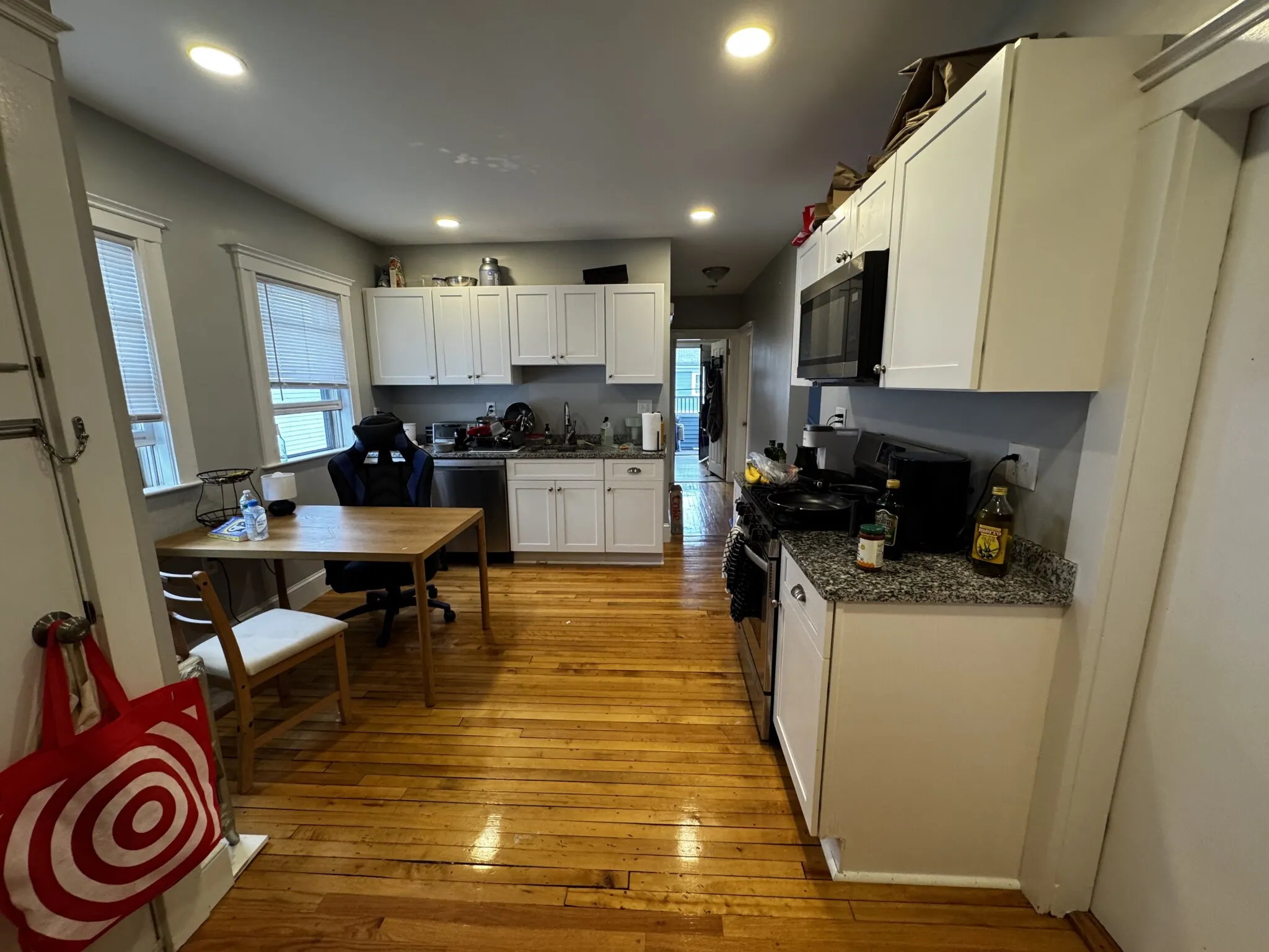 5 bed, 1 bath apartment for rent at 74 Frederick Ave Unit 2, South Medford
