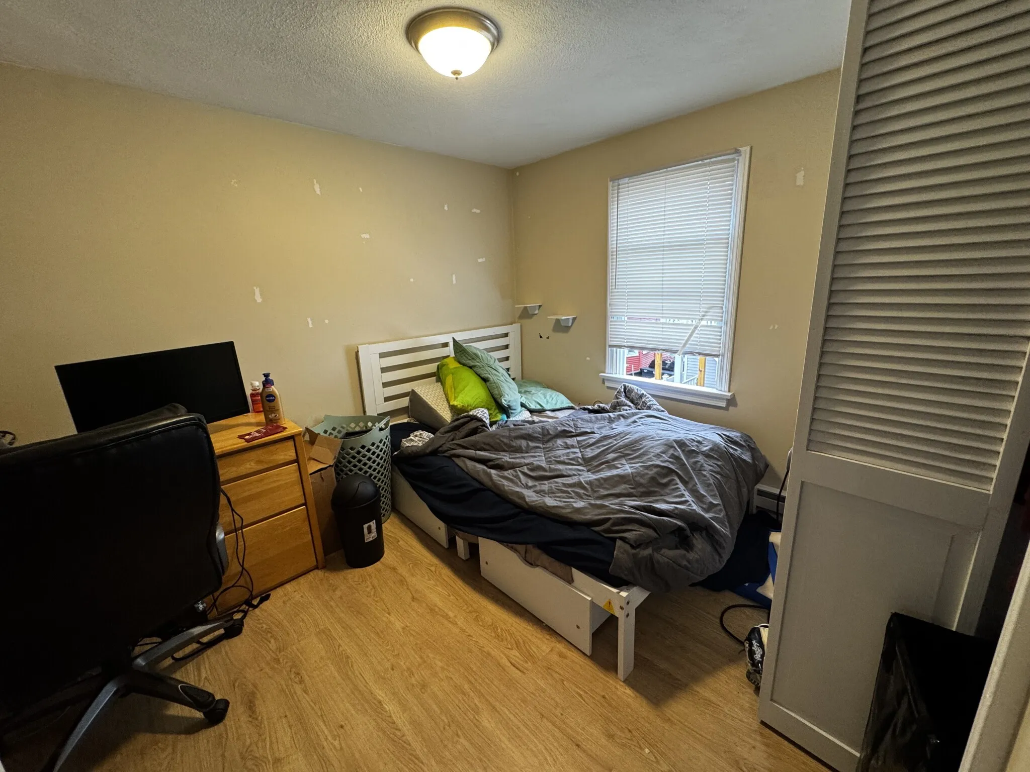 5 bed, 1 bath apartment for rent at 74 Frederick Ave Unit ., South Medford — photo 10 of 24