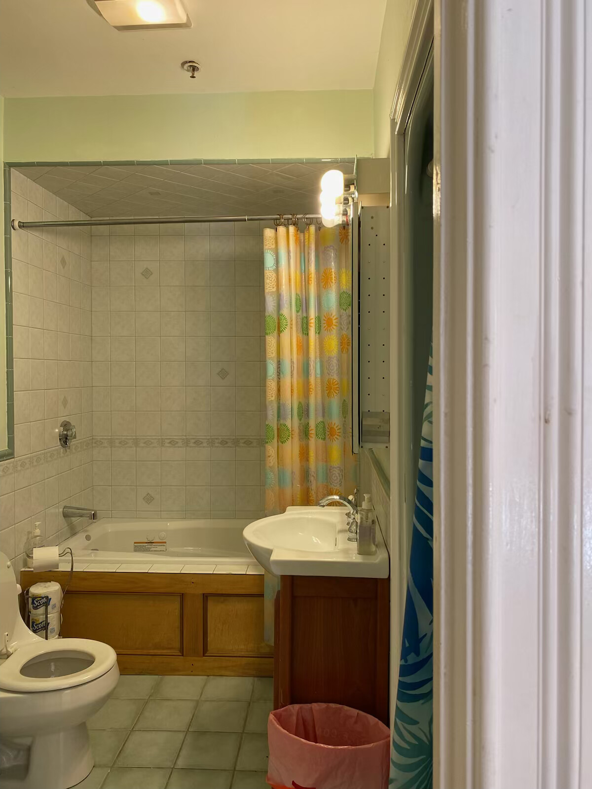 4 bed, 2 bath apartment for rent at 74 Georgia St Unit 2, Roxbury — photo 4 of 12