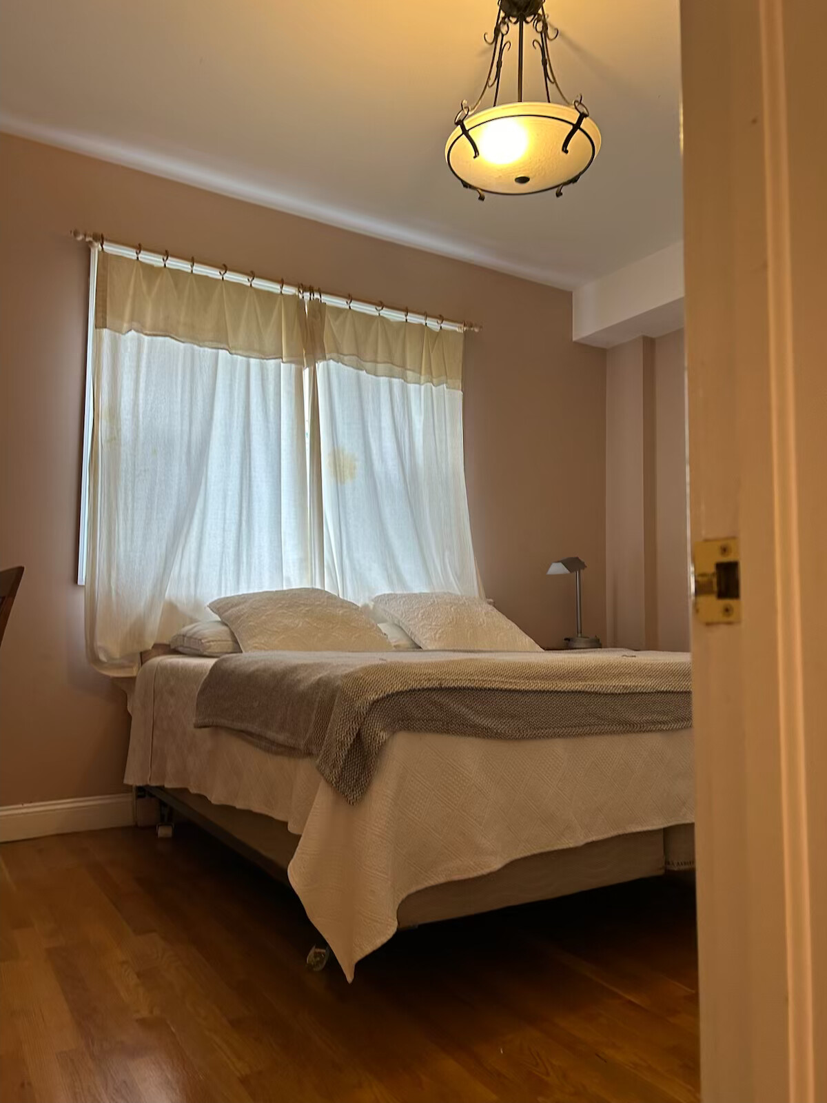 4 bed, 2 bath apartment for rent at 74 Georgia St Unit 2, Roxbury — photo 11 of 12