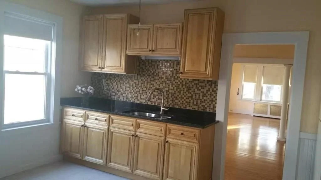 3 bed, 1 bath apartment for rent at 74 Glendale Rd Unit 1, Quincy Center — photo 6 of 9