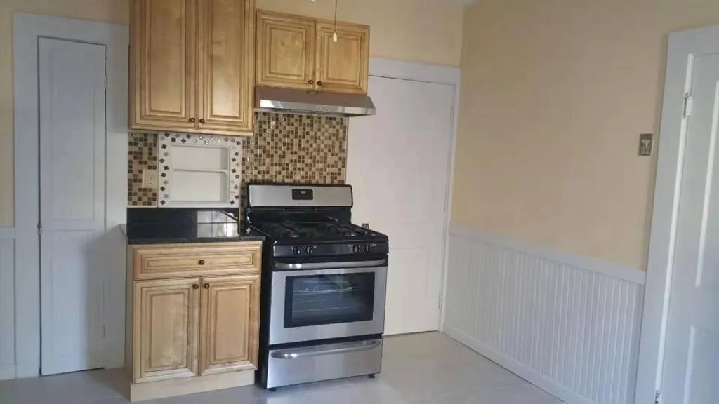 3 bed, 1 bath apartment for rent at 74 Glendale Rd Unit 1, Quincy Center — photo 5 of 9