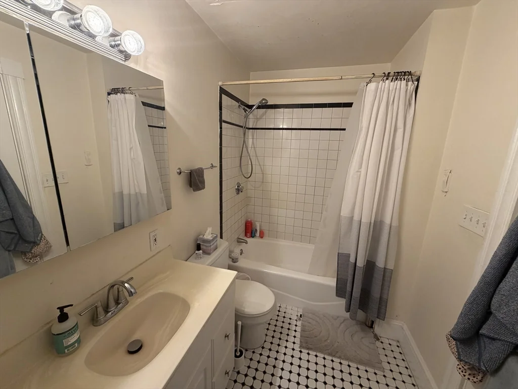 2 bed, 1 bath apartment for rent at 74 Gore St Unit 1, East Cambridge — photo 9 of 12