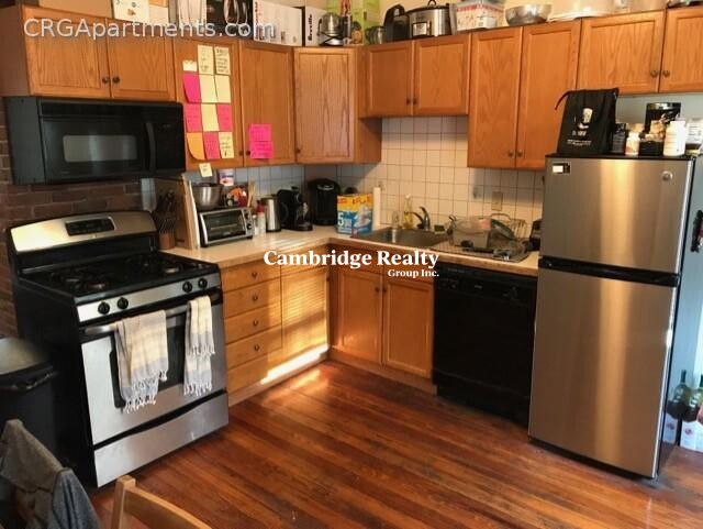 2.5 bed, 1 bath apartment for rent at 74 Gore St Unit 3T, East Cambridge