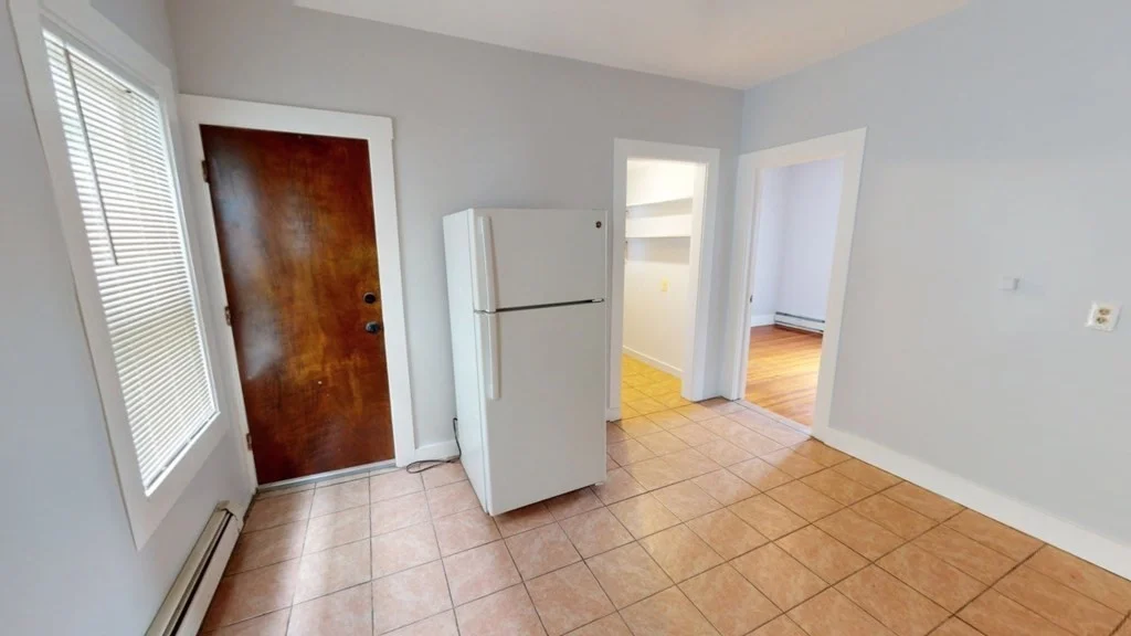 4 bed, 1 bath apartment for rent at 74 Hamilton St Unit 3, Dorchester — photo 3 of 26