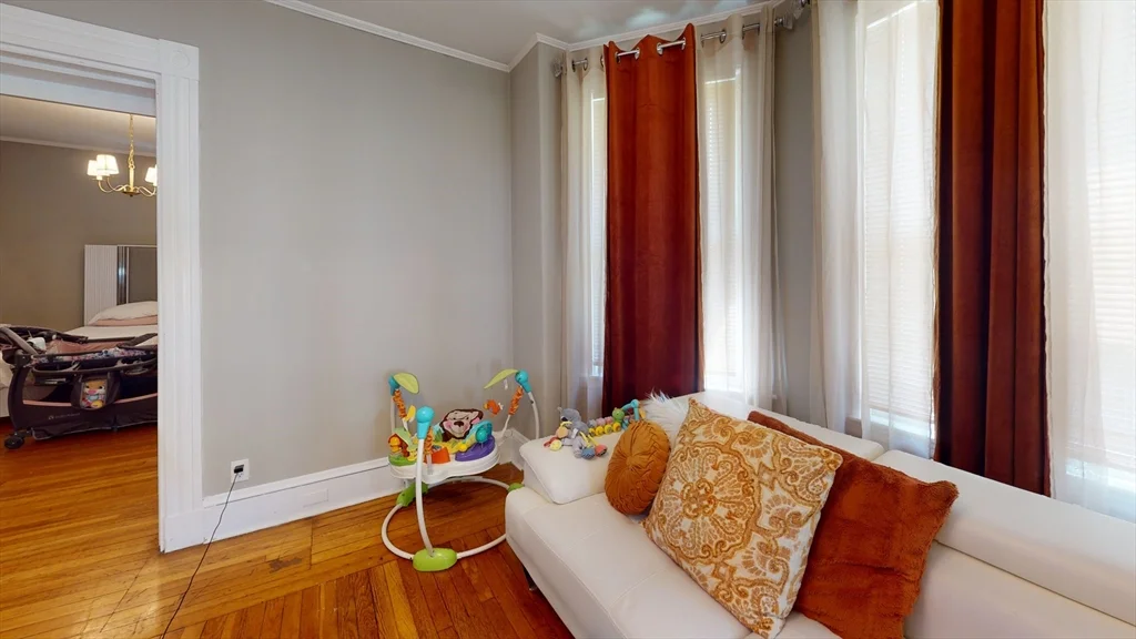 1 bed, 1 bath apartment for rent at 74 Kenwood Unit 1, Dorchester — photo 2 of 10