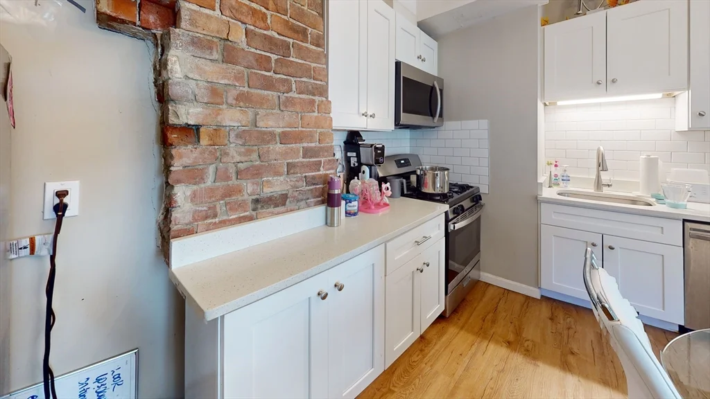 1 bed, 1 bath apartment for rent at 74 Kenwood Unit 1, Dorchester — photo 4 of 10