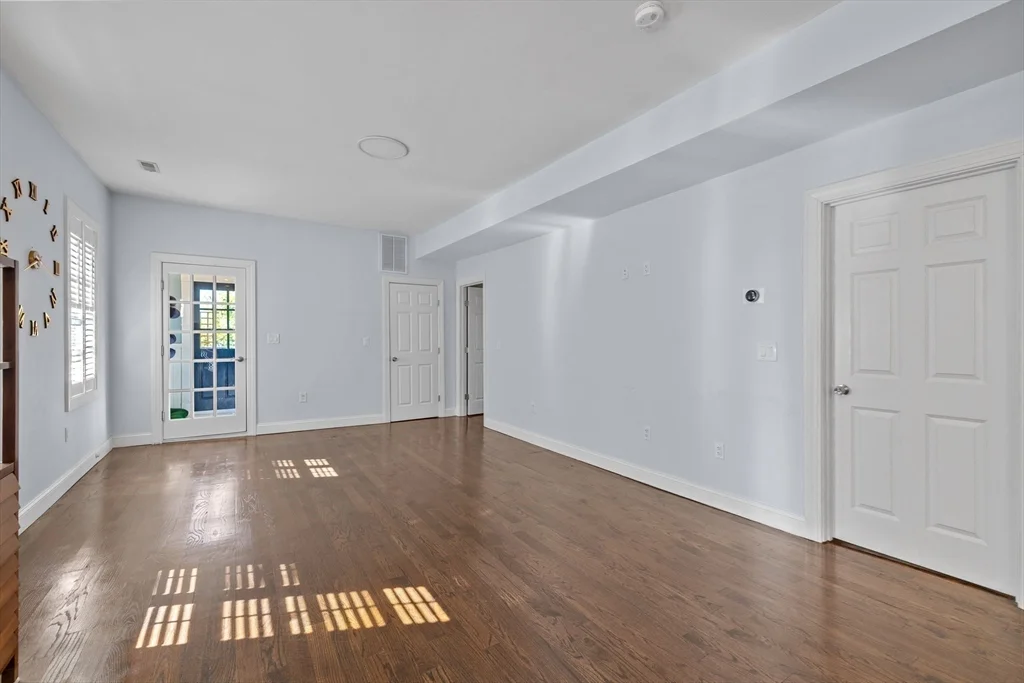 3 bed, 2 bath apartment for rent at 74 Kingsdale St Unit 3, Dorchester — photo 4 of 16