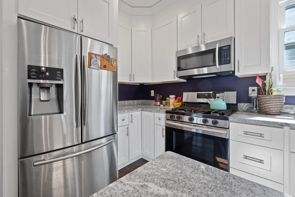 3 bed, 2 bath apartment for rent at 74 Kingsdale St Unit 3, Dorchester — photo 6 of 16