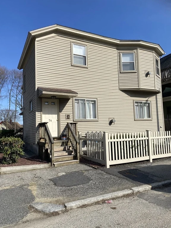 1 bed, 1 bath apartment for rent at 74 Lakewood Unit 2L, Worcester