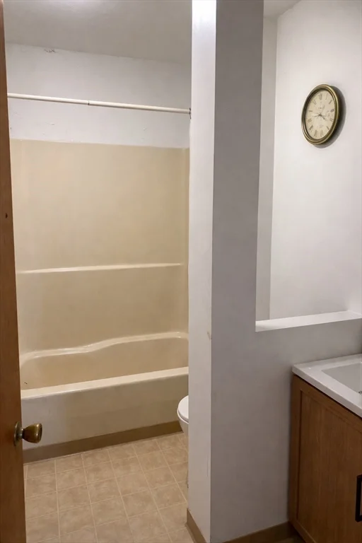 1 bed, 1 bath apartment for rent at 74 Lakewood Unit 2R, Worcester — photo 9 of 11