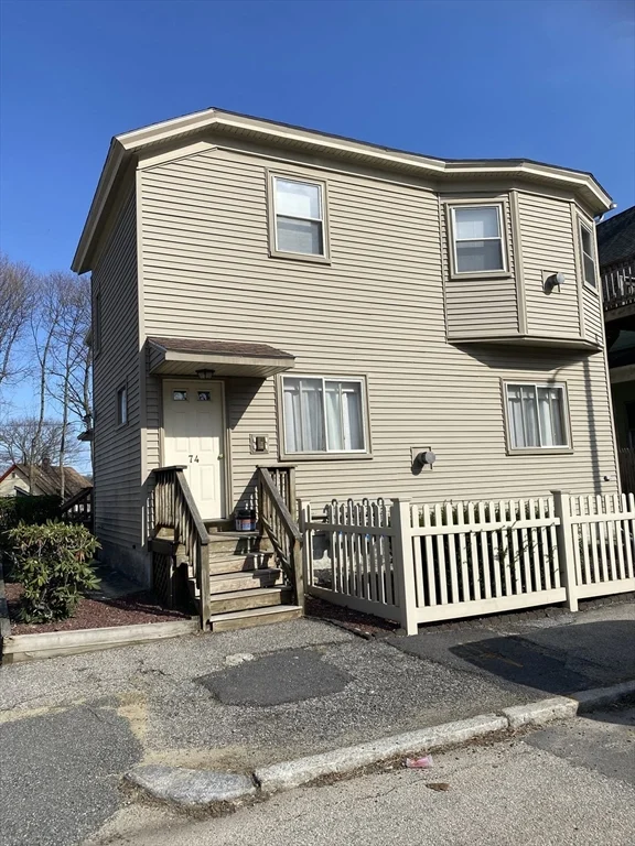 1 bed, 1 bath apartment for rent at 74 Lakewood Unit 2R, Worcester — photo 1 of 11
