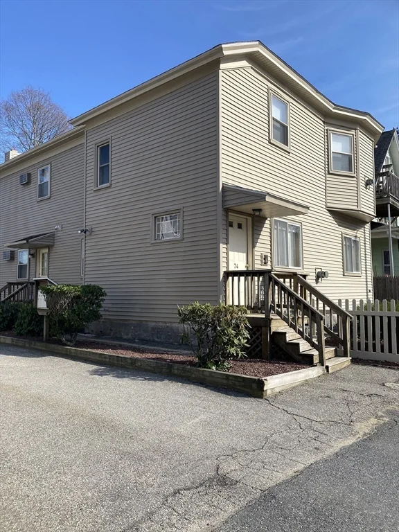 1 bed, 1 bath apartment for rent at 74 Lakewood Unit 2R, Worcester — photo 2 of 11