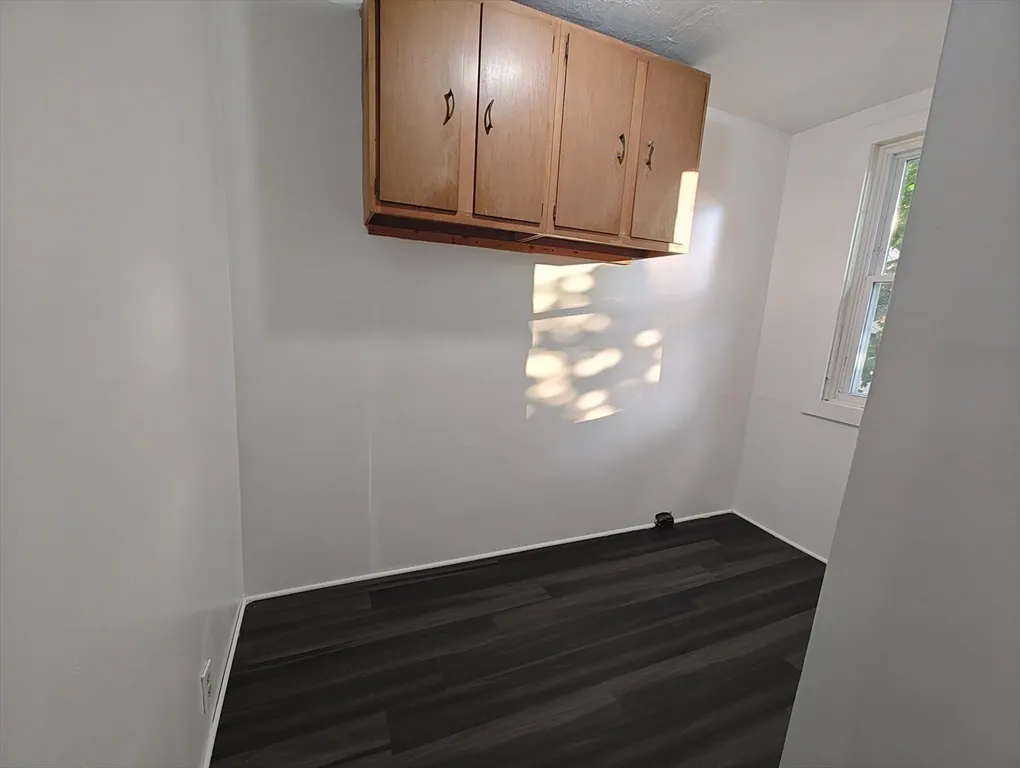 3 bed, 1 bath apartment for rent at 74 Linden Unit 2nd Floor, Holyoke — photo 7 of 20