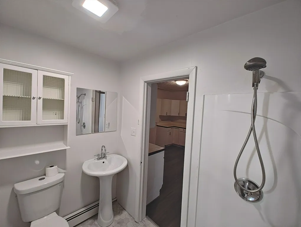 3 bed, 1 bath apartment for rent at 74 Linden Unit 2nd Floor, Holyoke — photo 8 of 20