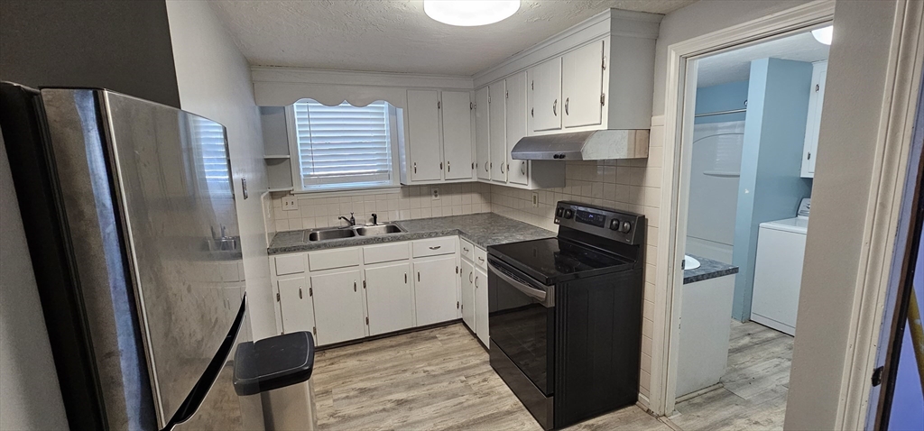 1 bed, 1 bath apartment for rent at 74 Locust Ave Unit 2, Southbridge — photo 3 of 7
