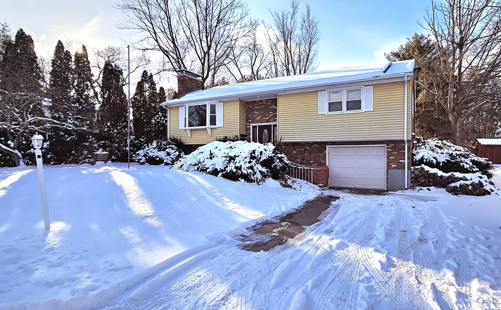 1 bed, 1 bath apartment for rent at 74 Locust Ave Unit 2, Southbridge — photo 1 of 7