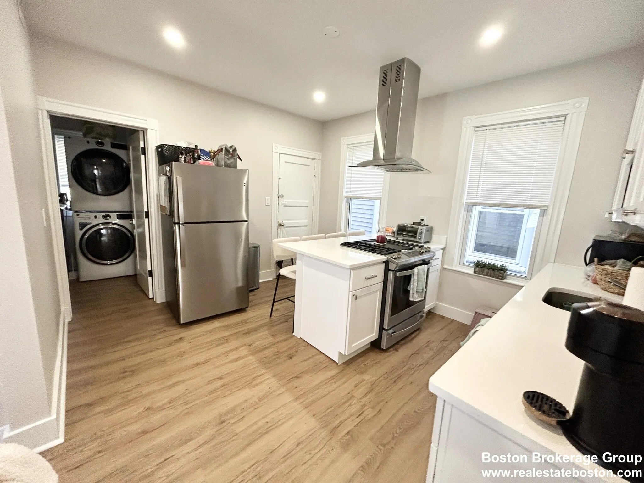 4 bed, 1.5 bath apartment for rent at 74 Marine Rd Unit 2, South Boston — photo 2 of 8