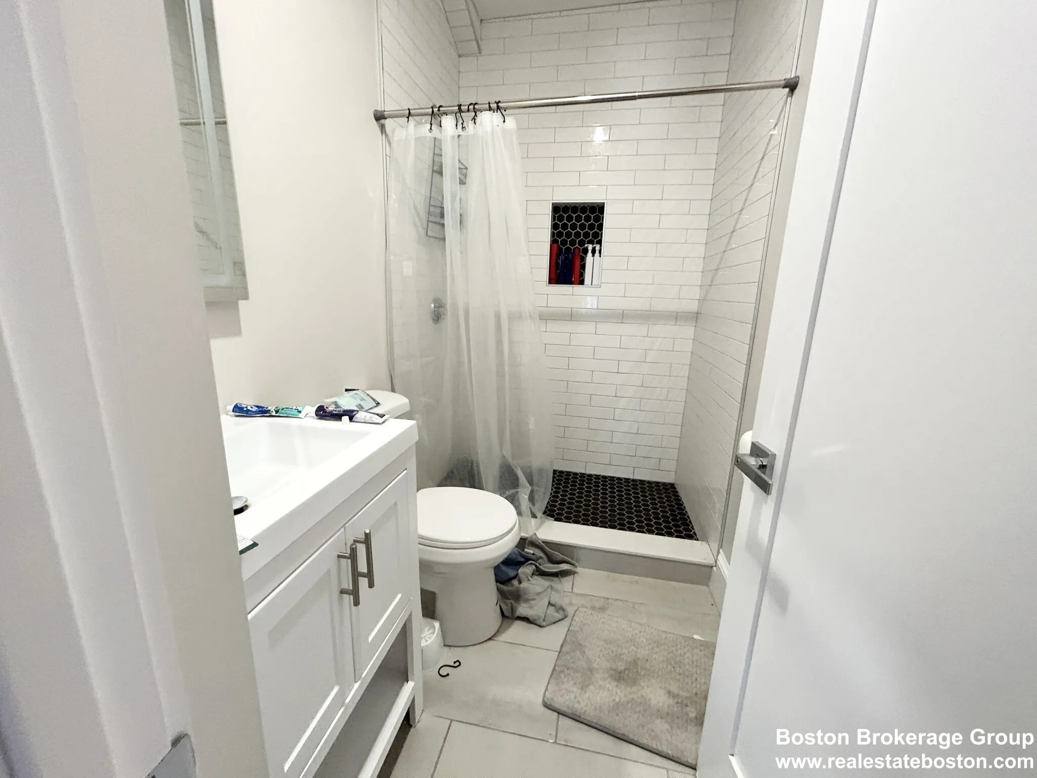 4 bed, 1.5 bath apartment for rent at 74 Marine Rd Unit 3, South Boston — photo 7 of 8