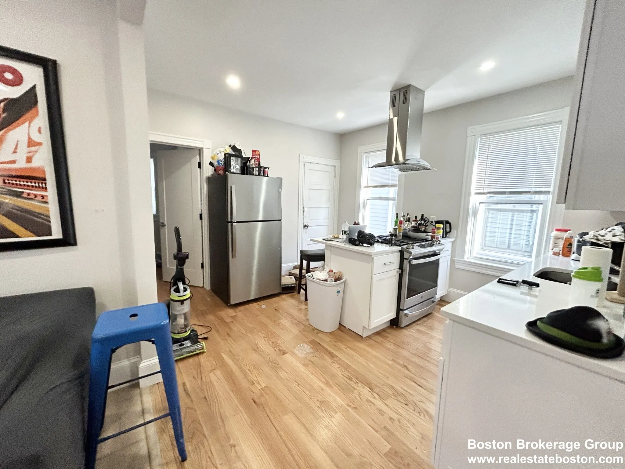 4 bed, 1.5 bath apartment for rent at 74 Marine Rd Unit 3, South Boston — photo 2 of 8